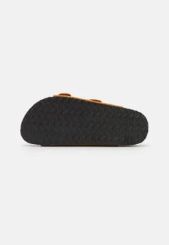 Pier One Leather Unisex - Pantoffels - Cognac 12 Pier One Leather Unisex - Pantoffels - Cognac -Pier One d705e5f409b745cb82b87bb74bb32184