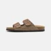 Pier One Leather Unisex - Pantoffels - Stone 1 Pier One Leather Unisex - Pantoffels - Stone -Pier One de43257448a54478bfd4a7f4f14969e7