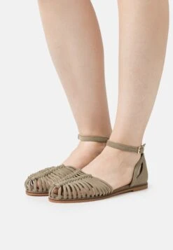 Pier One Leather- Sandalen - Mint