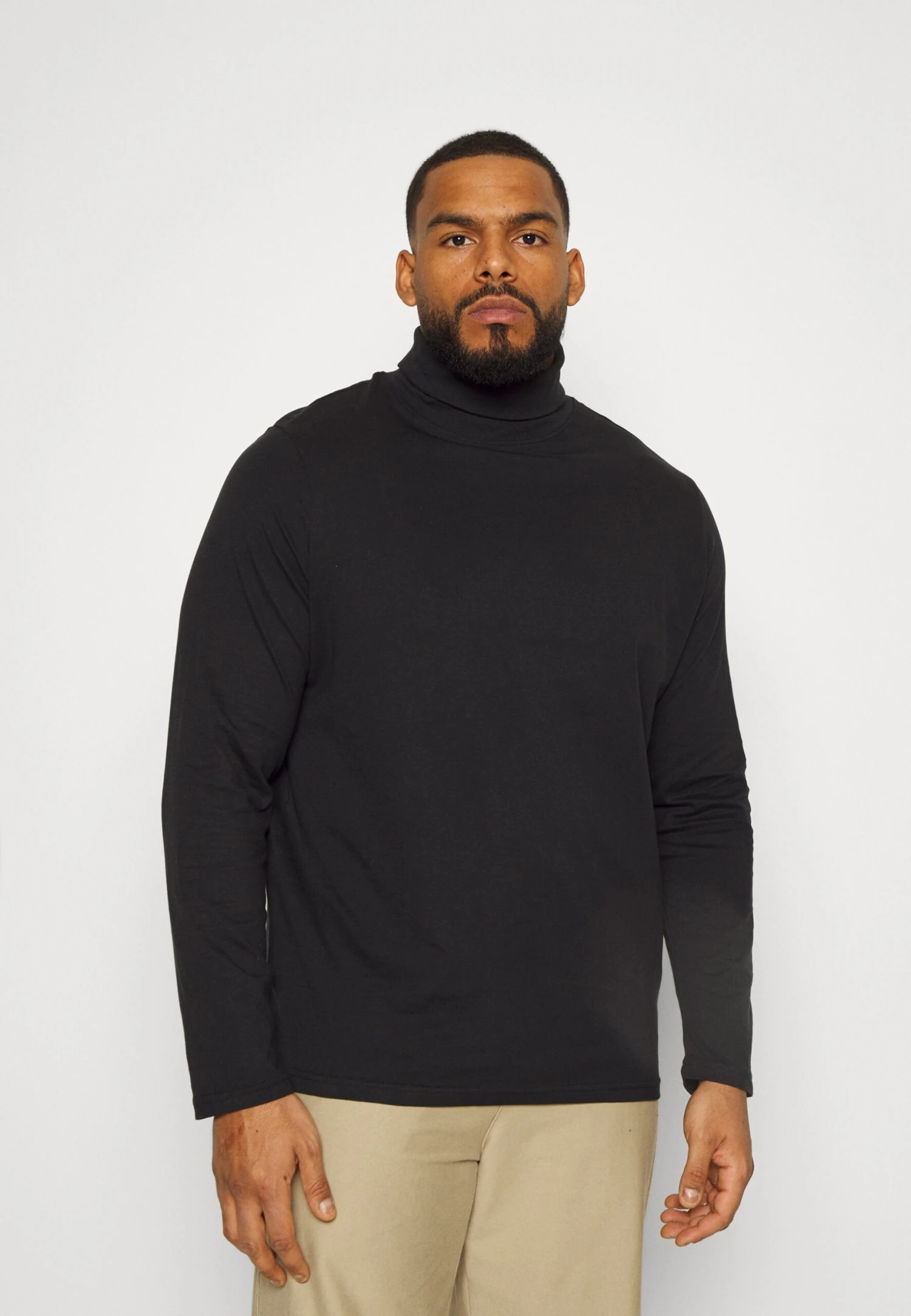 Pier One Longsleeve - Black 3 Pier One Longsleeve - Black