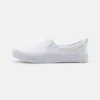 Pier One Unisex - Sneakers Laag - White 1 Pier One Unisex - Sneakers Laag - White -Pier One fdedbdfc9cca458ca5506fc6585d34ad