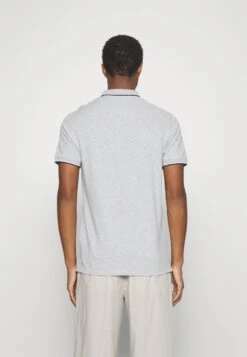 Pier One 2 Pack - Poloshirt - Light Grey/Dark Blue 13 Pier One 2 Pack - Poloshirt - Light Grey/Dark Blue -Pier One ff3aab1d84bc4864a2ed7bf8be5b4e95